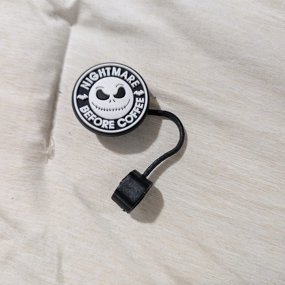🛍️4 For 15🛍️Disney Jackskellington Black and White Straw Cover - Picture 6 of 7
